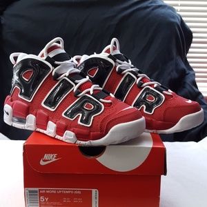 SOLD ON ANOTHER SITE!!!  NIKE UPTEMPO 96 "BULLS"